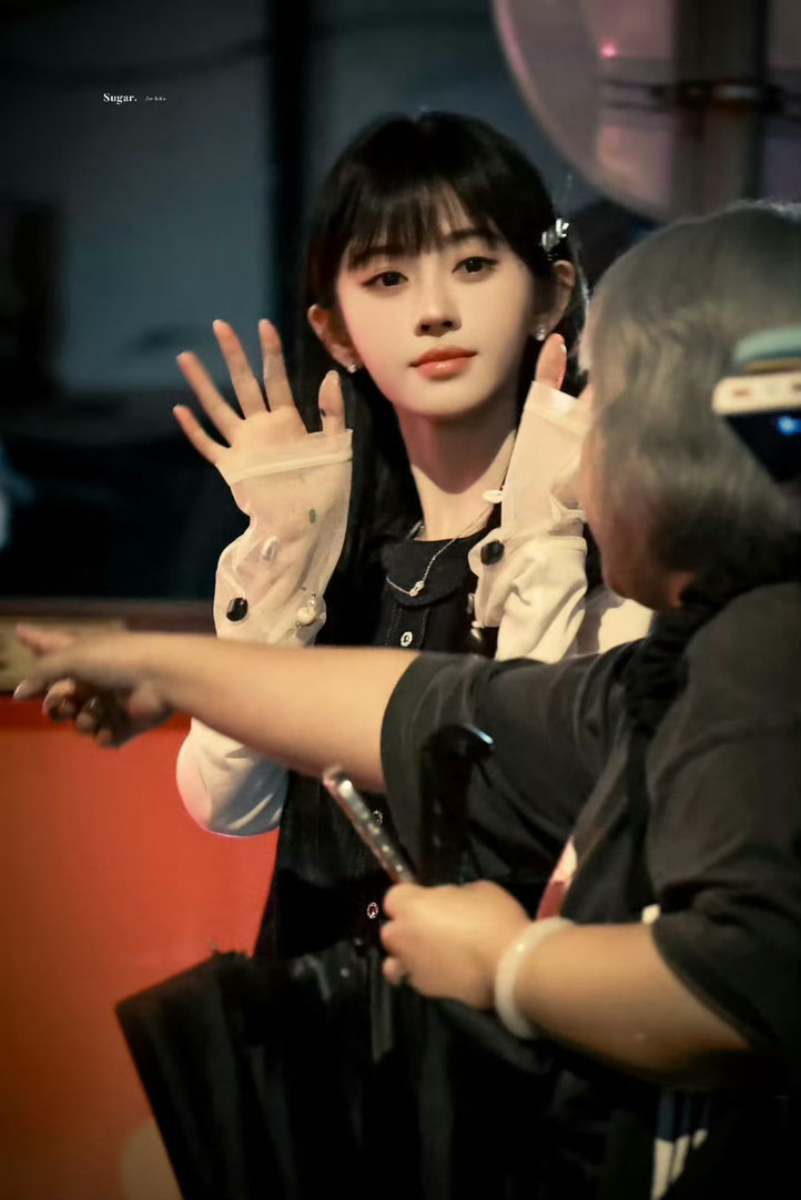 鞠婧祎  🍊💙鞠婧祎万花世界 🍊💙鞠婧祎苏绿夏 𐙚˙⋆.˚跟祎祎比的话