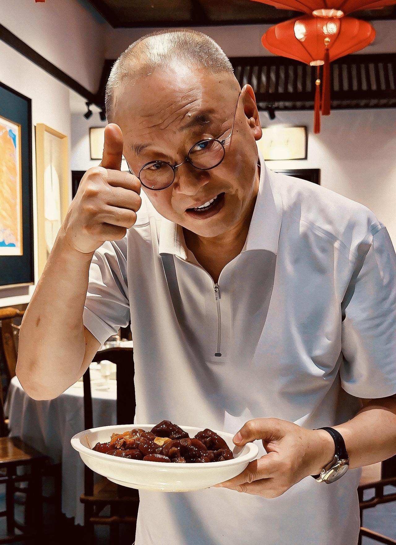爱上一个开饭店的老头

别误会，不是那种爱，
是时不时就要来这里吃饭，
饭店是聪