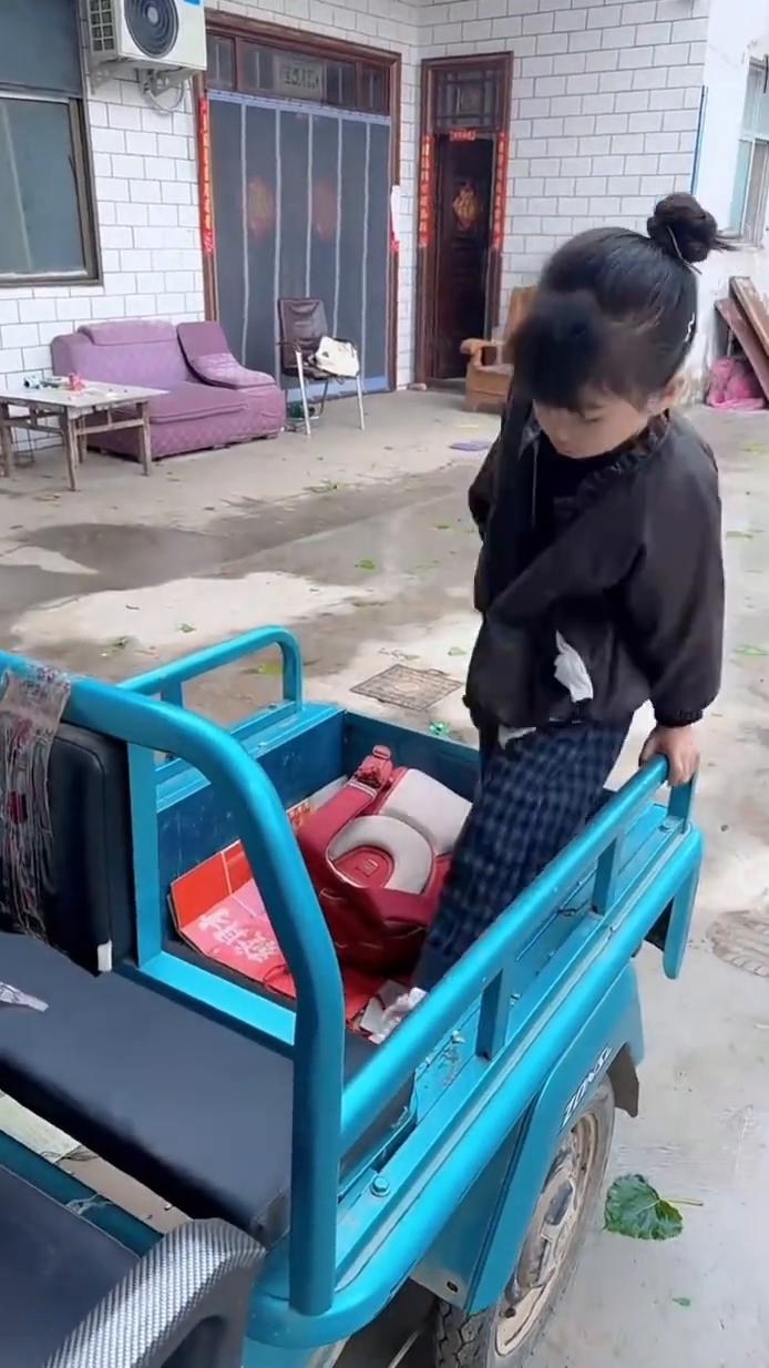 上车。墨迹什么？拉不拉风？帅不帅气？