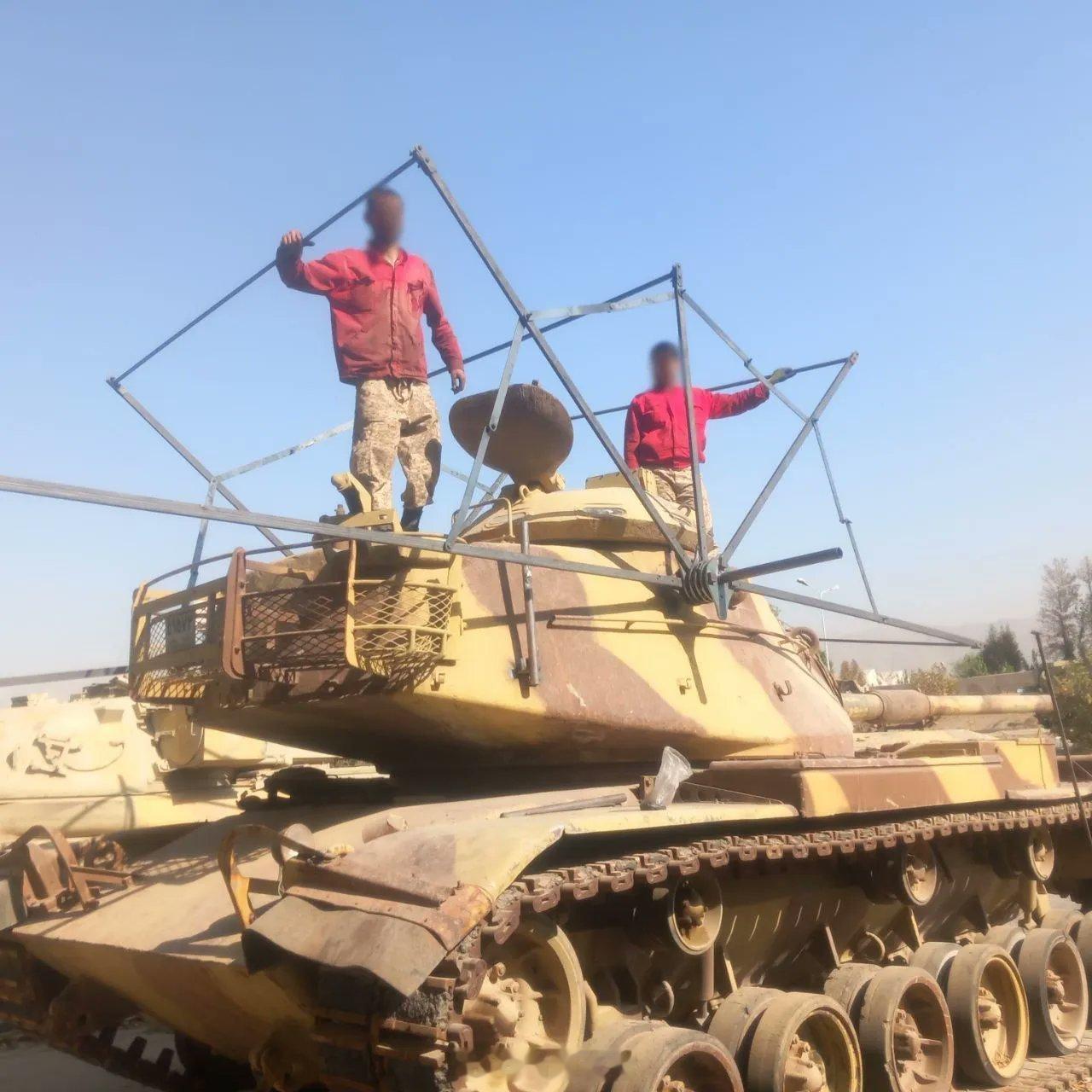 伊朗 伊朗陆军 M60A1 主战坦克正在配备反 FPV 无人机笼式结构。烽火问鼎