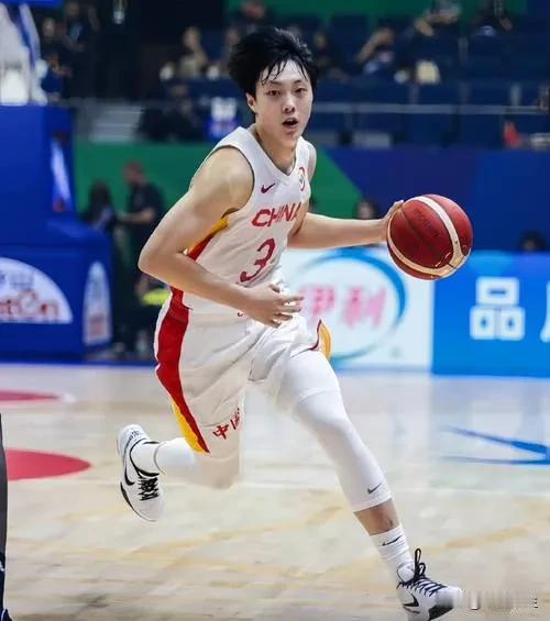 男篮铁防，韩国三分折戟

球场风云变幻，这场与韩国队的对决，中国男篮筑起铜墙铁壁