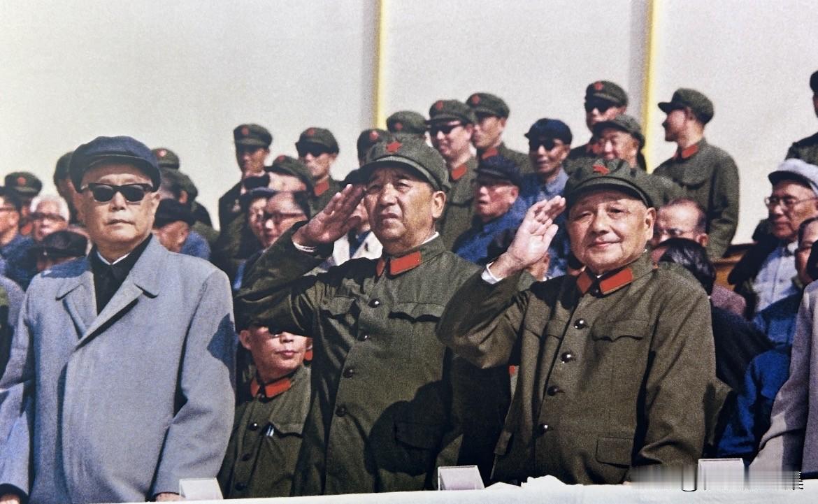 【开国功臣图片故事252】
1981年9月，在华北张家口地区举行的 “八〇二”军