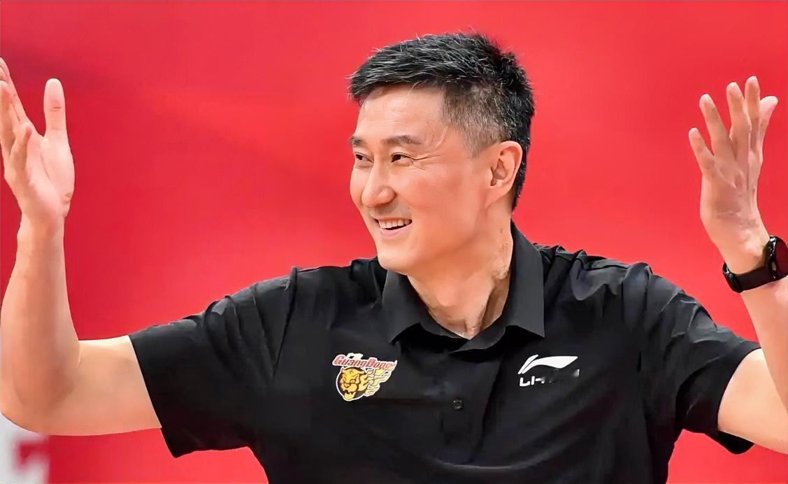 看了关辛师傅发布的广东宏远出征仪式，杜锋情商这么高，难怪上任广东篮球协会书记！