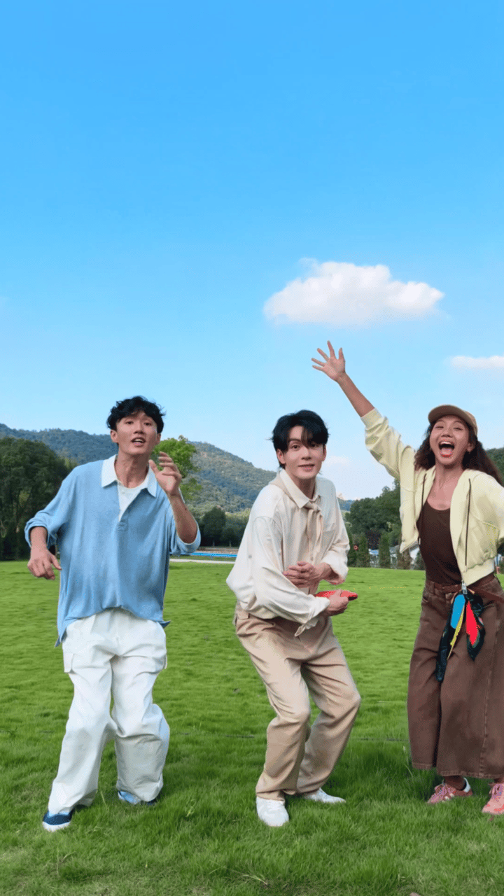 这个秋天，跟着曾舜晞OPPOFindX9系列超清影像大使一起出发吧！OPPO F