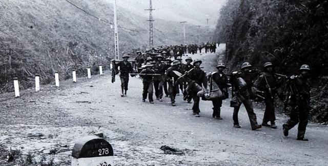 1979年3月，42军126师副师长赵连玉从越南战场返回祖国的途中，不幸遭黑枪射