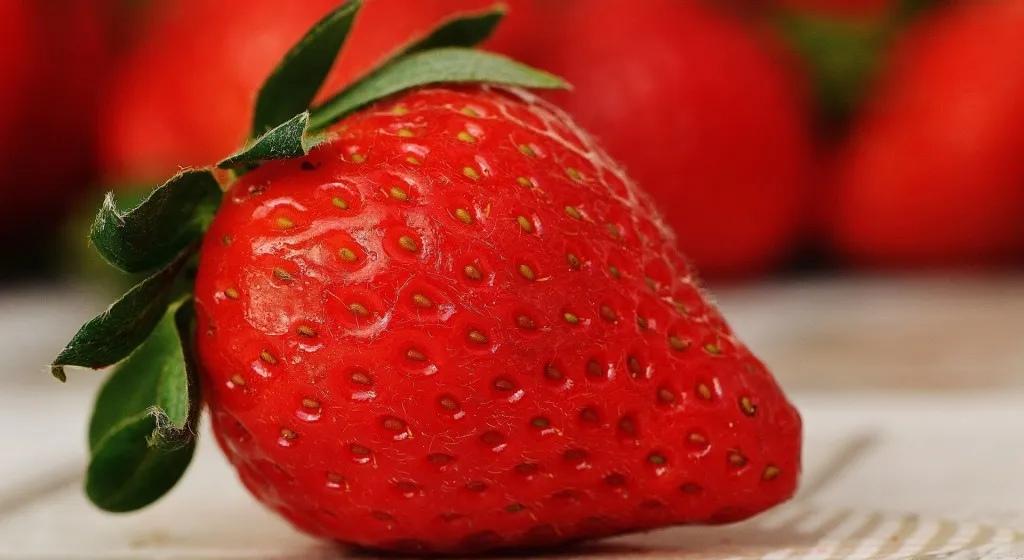 冻干草莓测出20多种农药，“冻干=安全”是骗局
 
给孩子买冻干草莓当零食？看完