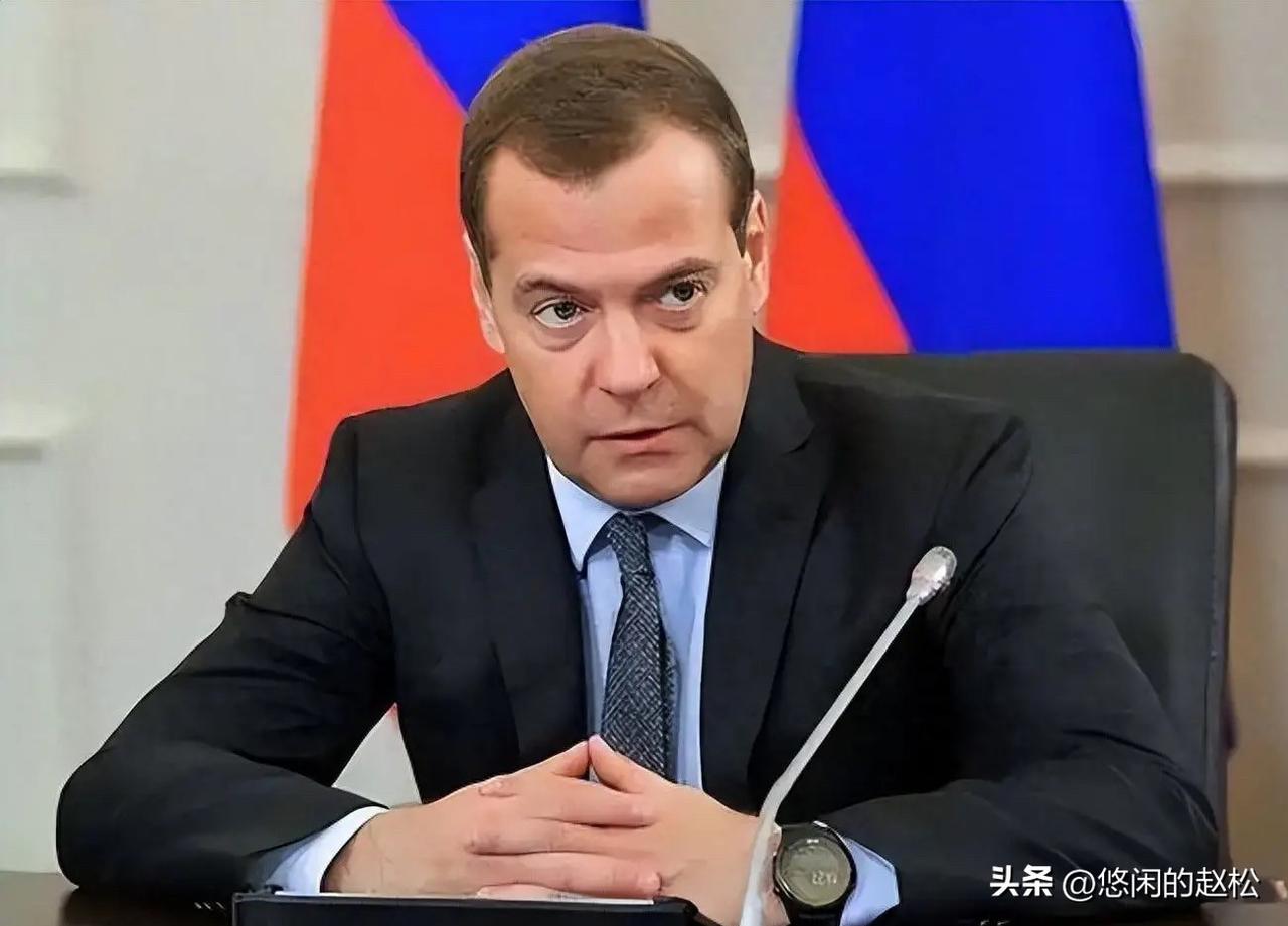 芬兰也上了俄罗斯核打击名单！
这也难怪梅德韦杰夫再提核武器言论，主要是芬兰政府7