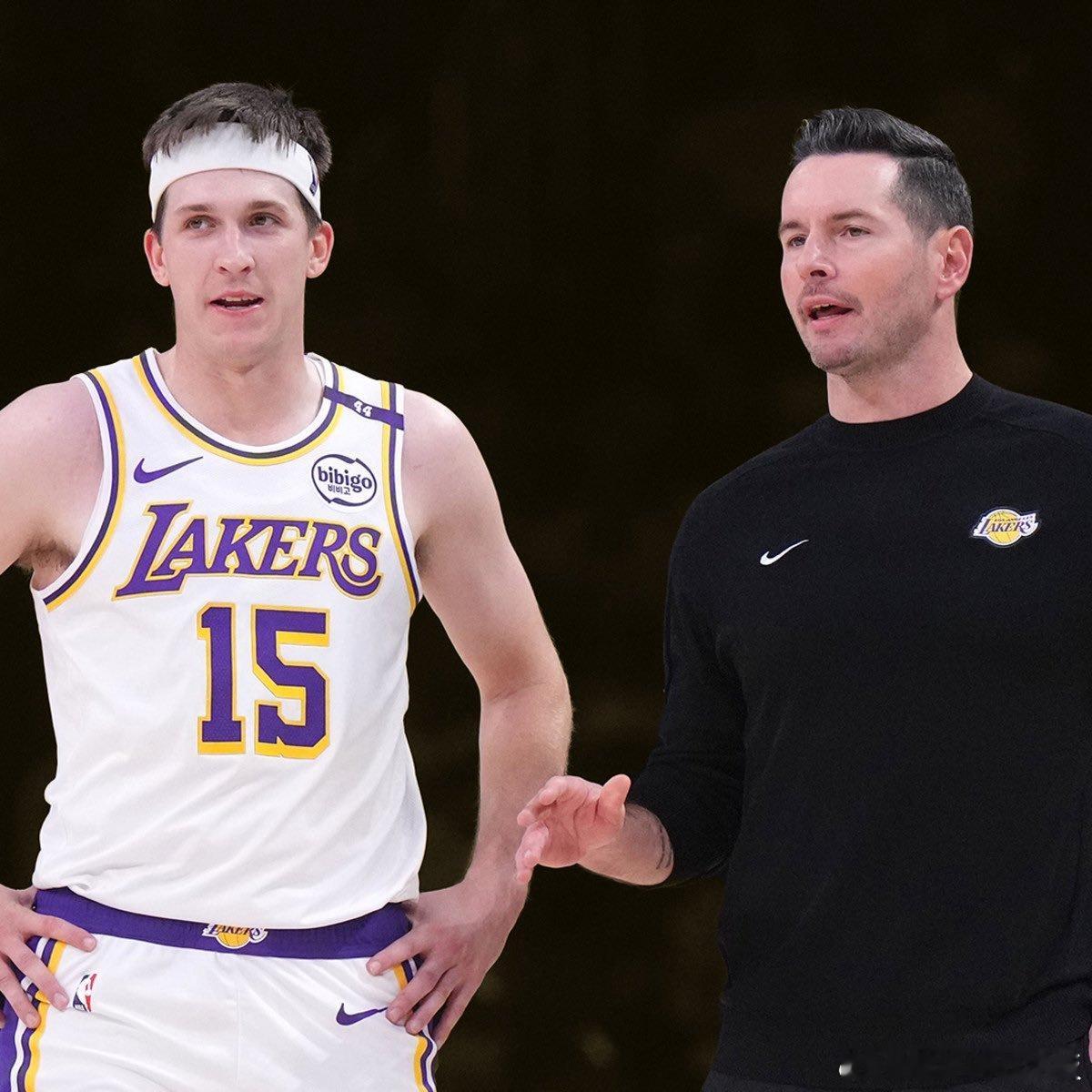 里夫斯表示，复出后的首场比赛，开场几分钟他感觉很累，但之后感觉不错。他补充说，考