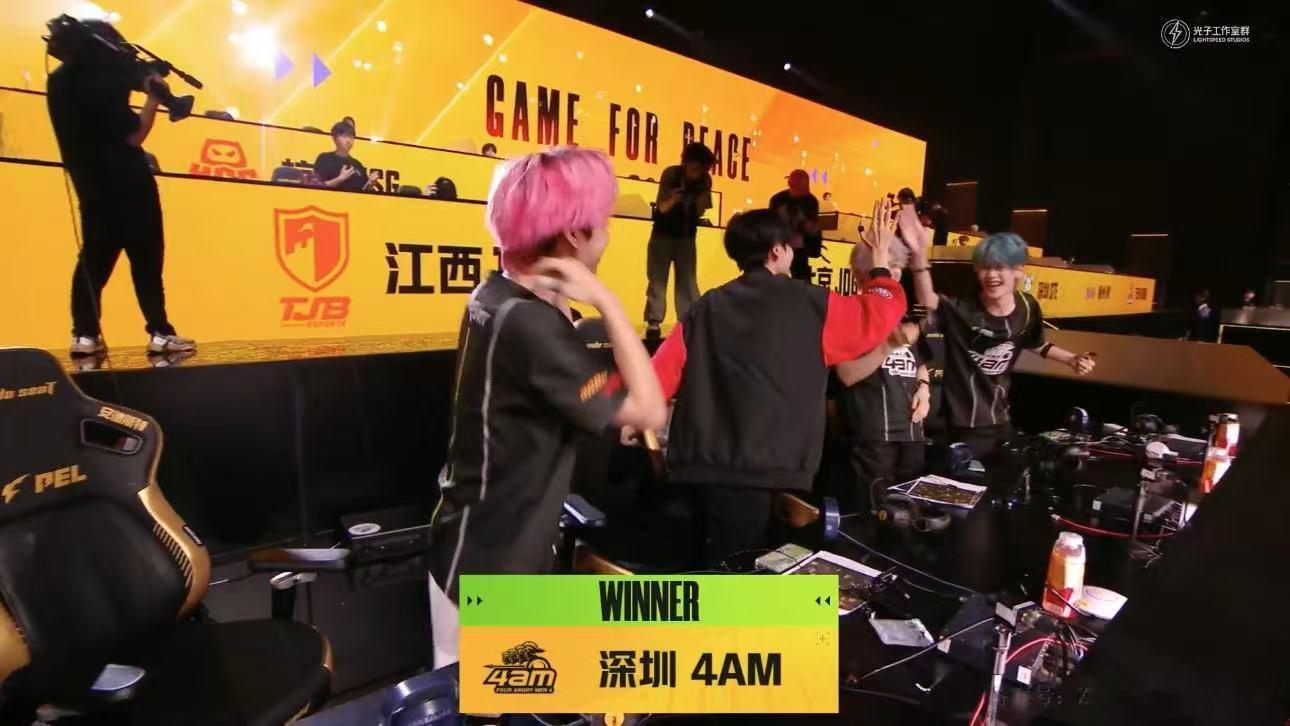 4AM22淘汰大分吃鸡4AMmingskr13淘汰MVP 4AM全员火力全开根本