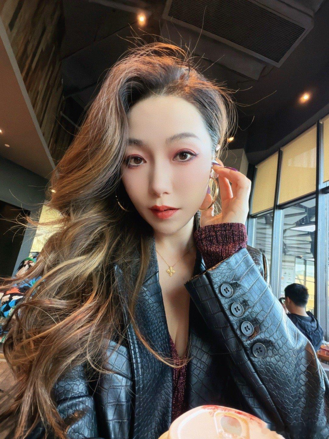 你骗我的样子万般投入，我又怎么舍得让你输 