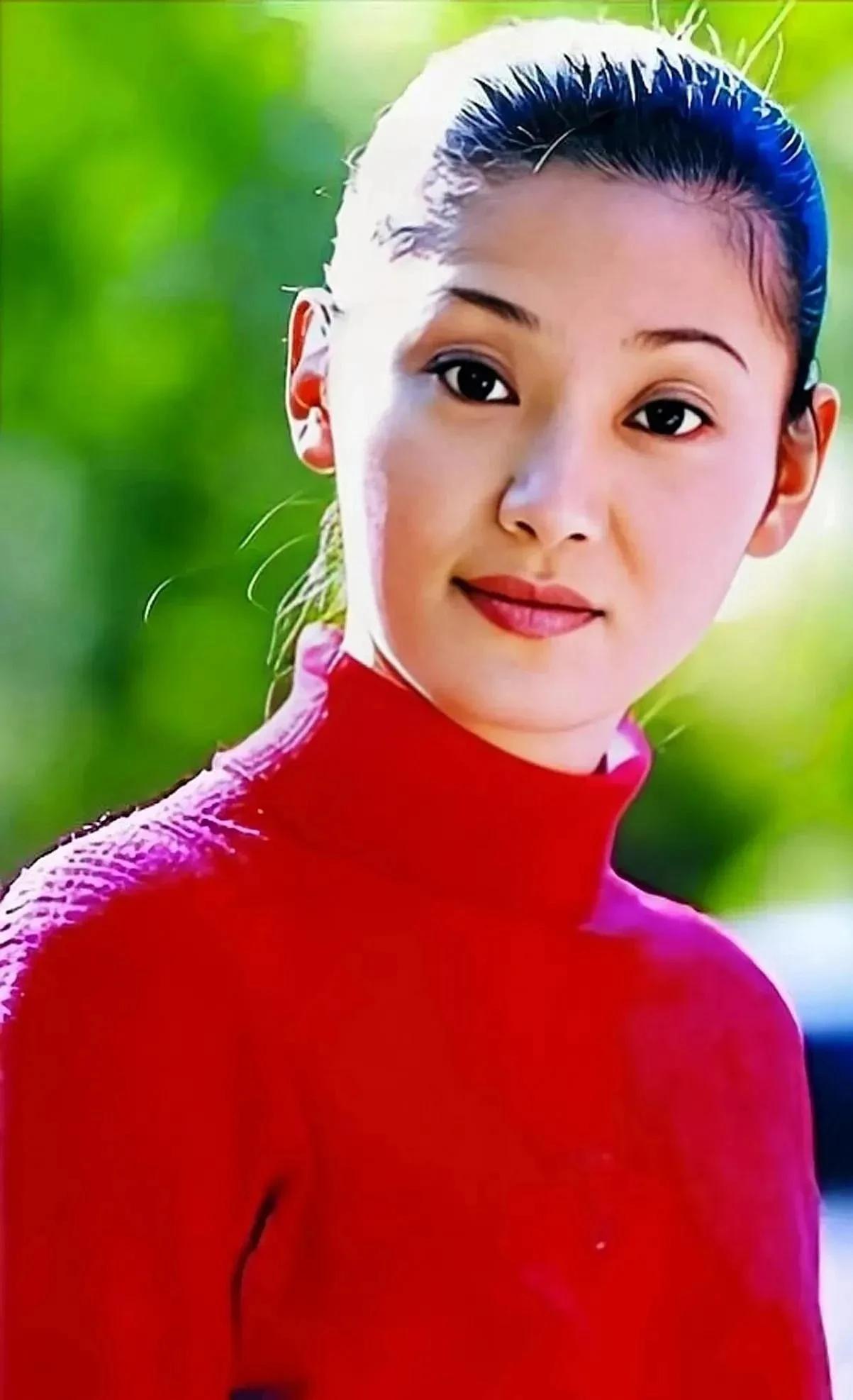 徐帆，中国内地影视女演员，她的出色表现和坚持努力的精神，使她成为一名备受尊敬和喜