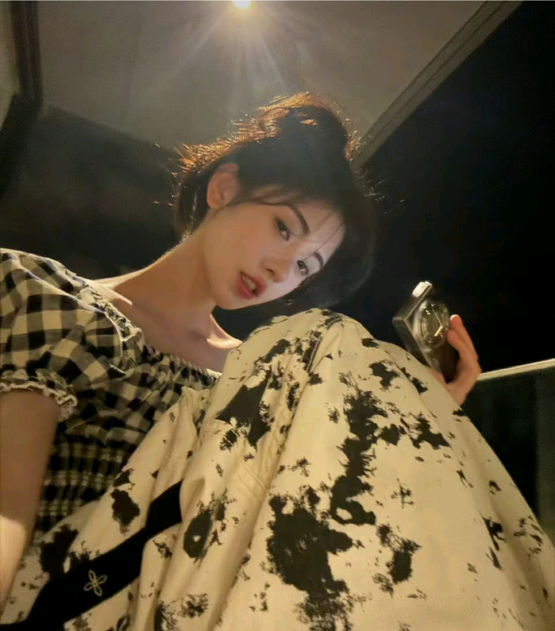 鞠婧祎 jjy鞠婧祎阿黛 “心动的感觉，就像初遇你，令我神魂颠倒”