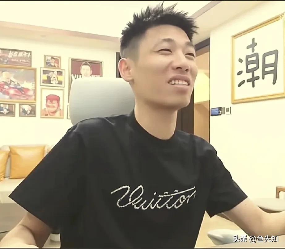 有黑粉对旭旭宝宝说，尼还真把自己当抖音（直播）一哥了？旭旭宝宝说，我现在不配叫抖