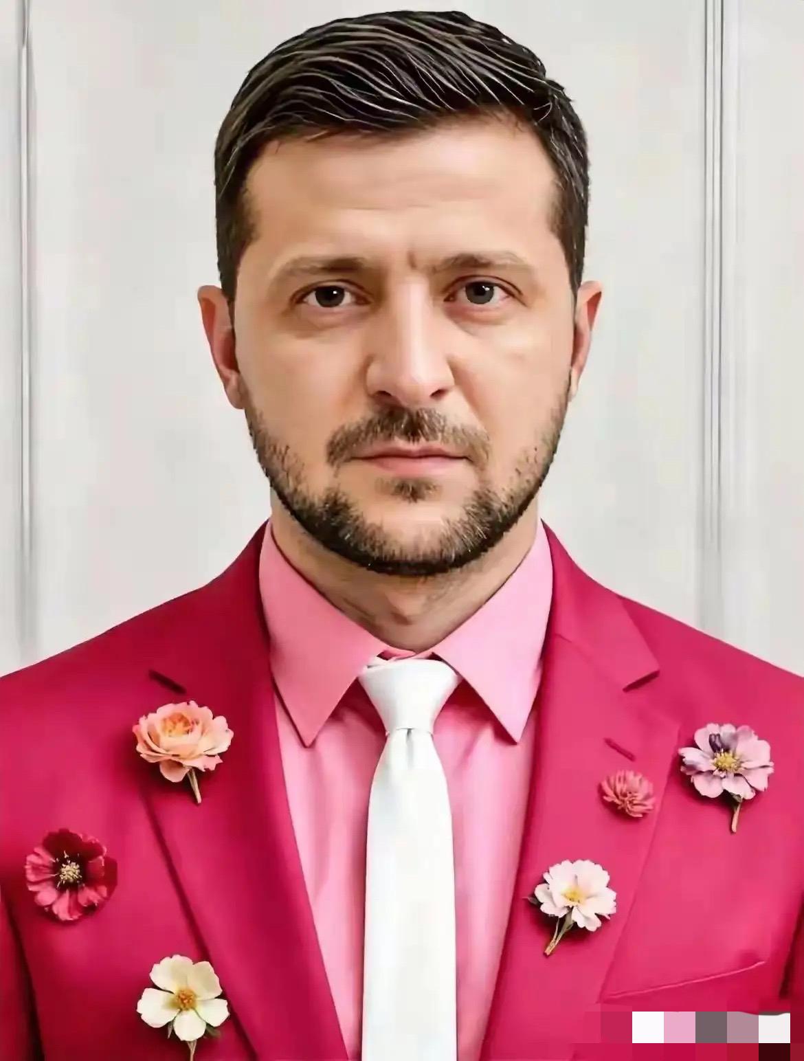 果然被我猜中了！

乌克兰总统泽连斯基今天宣布：

2月24日，乌克兰总统泽连斯