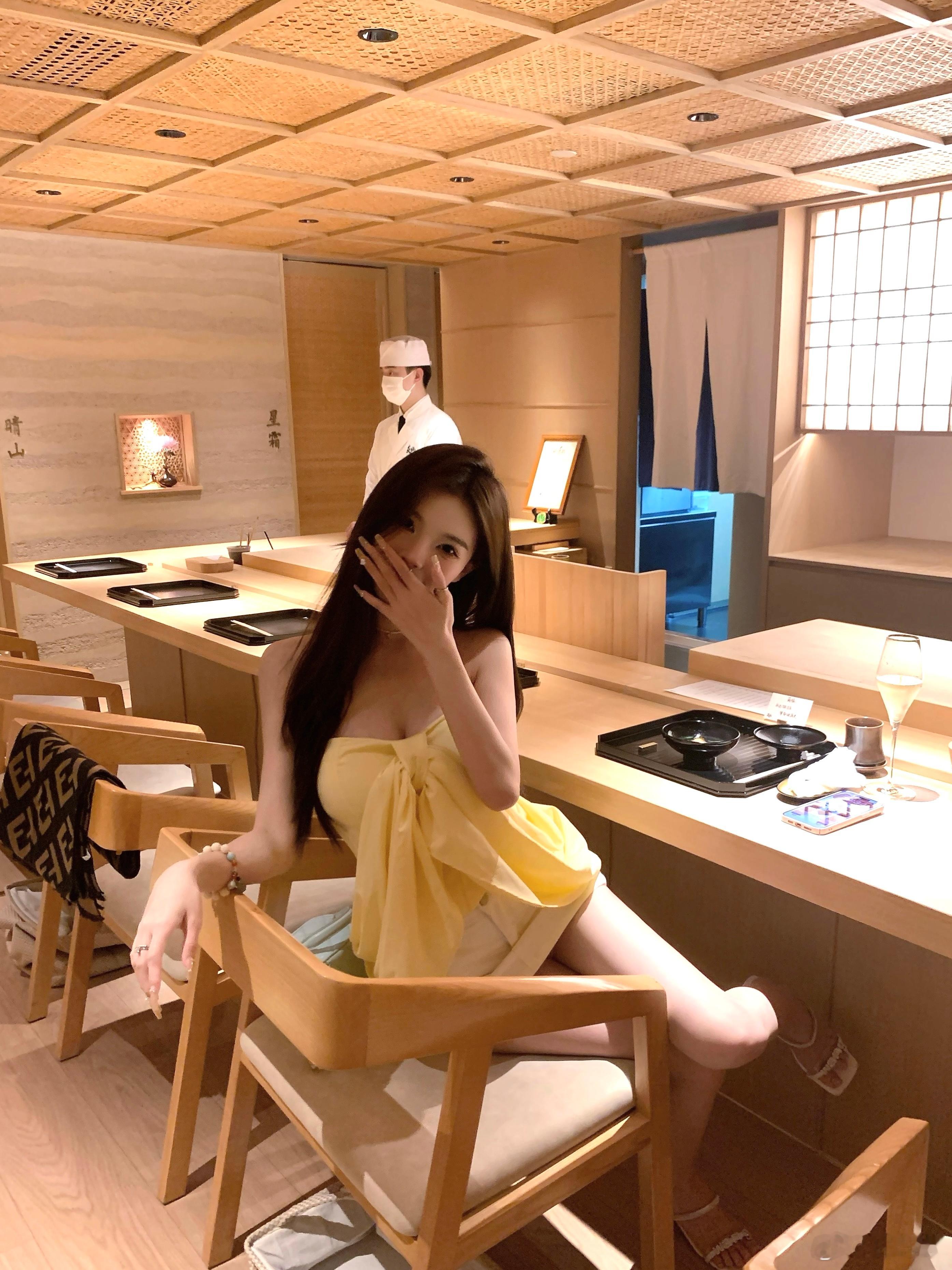 端午安康呀🥂今天吃粽子了没有 我吃了嘿嘿休息完端午给老婆们上下期新款咯～ ​​