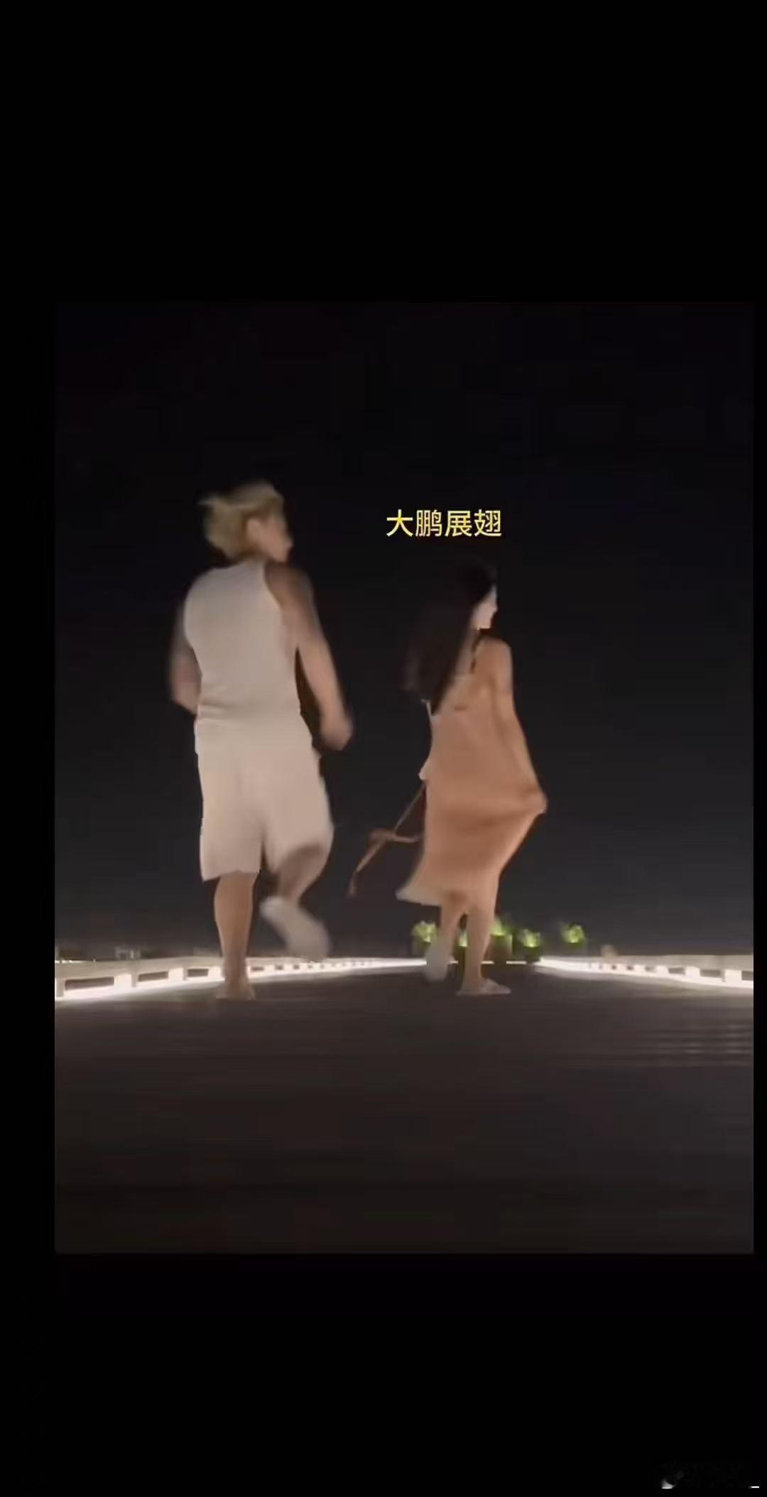 徐艺洋问黄子韬是不是想蹭镜头超燃青春的合唱 别人都在认真听导师嘱托，只有黄子韬一