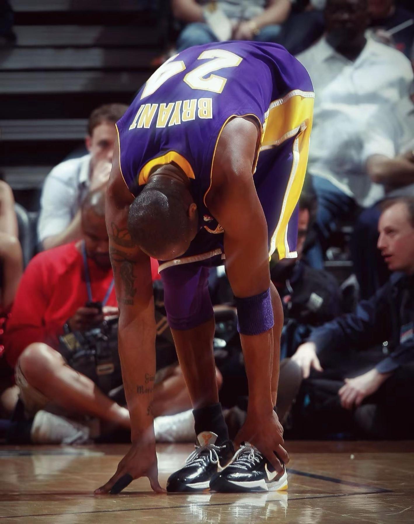 在人生的旅行中，我们是会得到很多很多，但是同时也是会失去很多很多，但是我们不会为