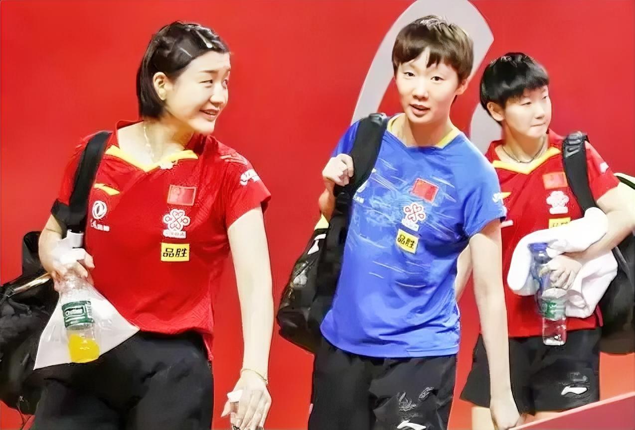 大路边上打草鞋，有的说长有的说短。有人喜欢孙颖莎的可爱大气，有人喜欢曼昱的内敛执