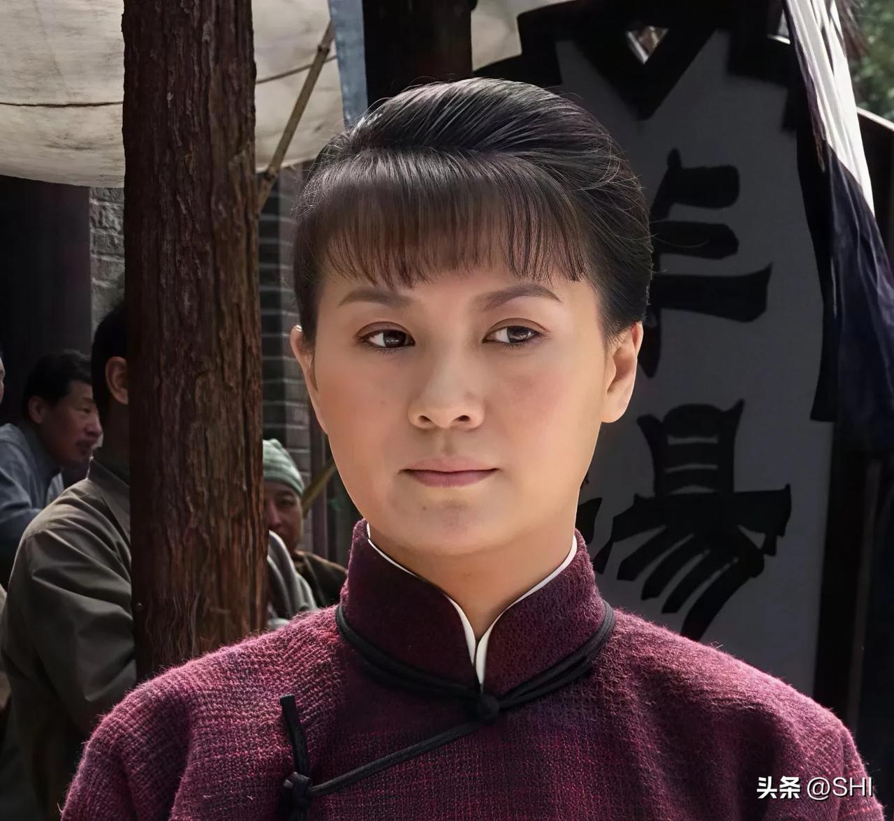 《铁道游击队》五位女演员，谁最美？
第一位:史兰芽的芳林嫂
第二位:王琦的蓝妮