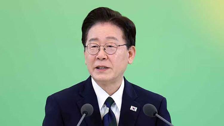 原来对美强硬，才是韩国的真正民意基本盘

一直以为韩国社会极度亲美，看最新民调才