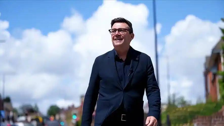 英国新首相安迪伯纳姆上任还不到一周，就公开驳了特朗普的面子。
 
在被问及有必要
