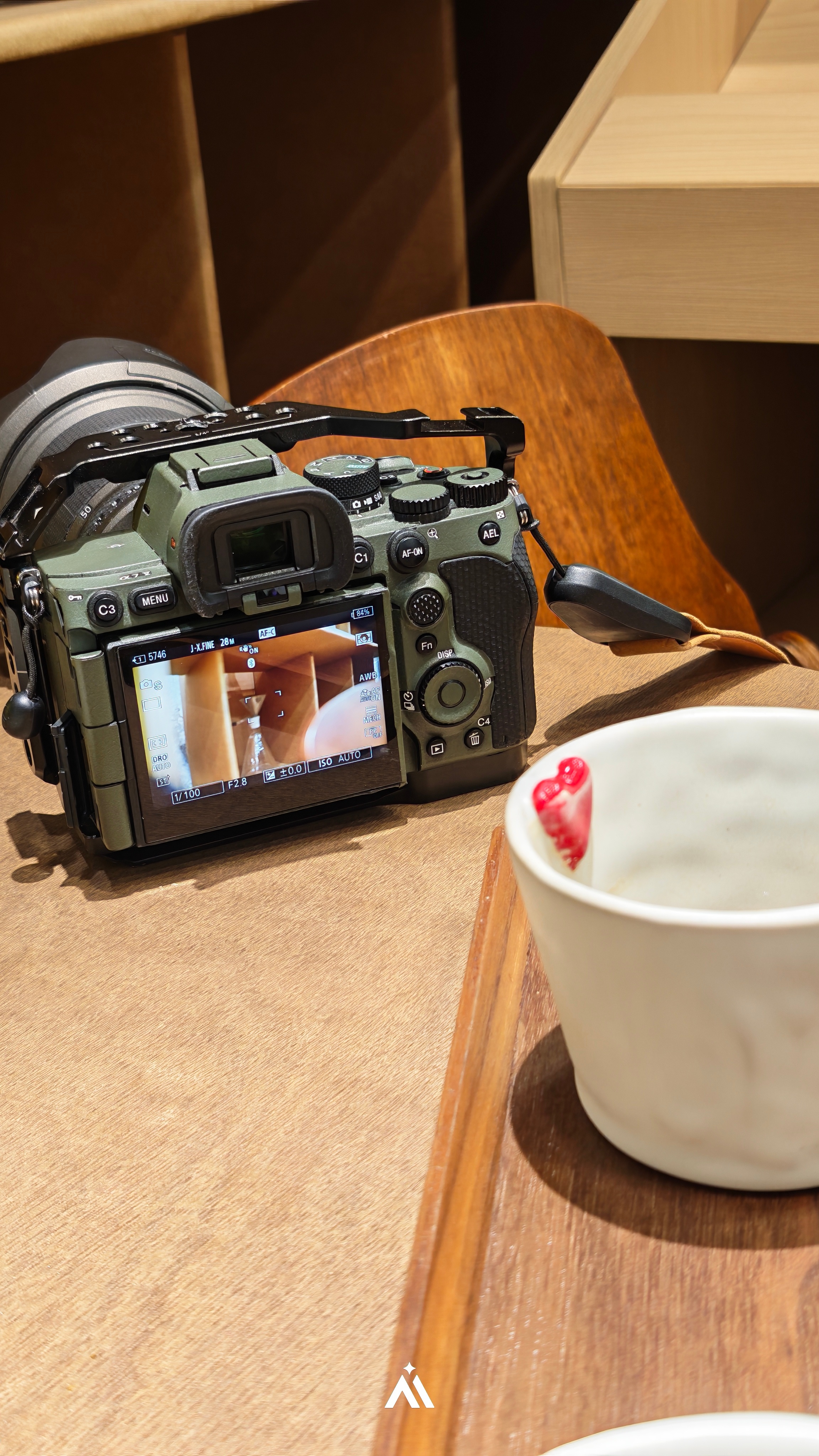 今天拍摄一台新车，还没有发布的那种，它前几天公布了有跟OPPO Find N6有