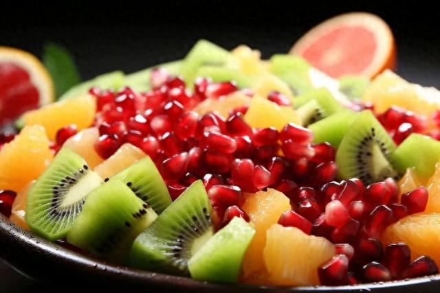 注意！水果吃不对，也可能生病！注意这 3 点，健康吃水果