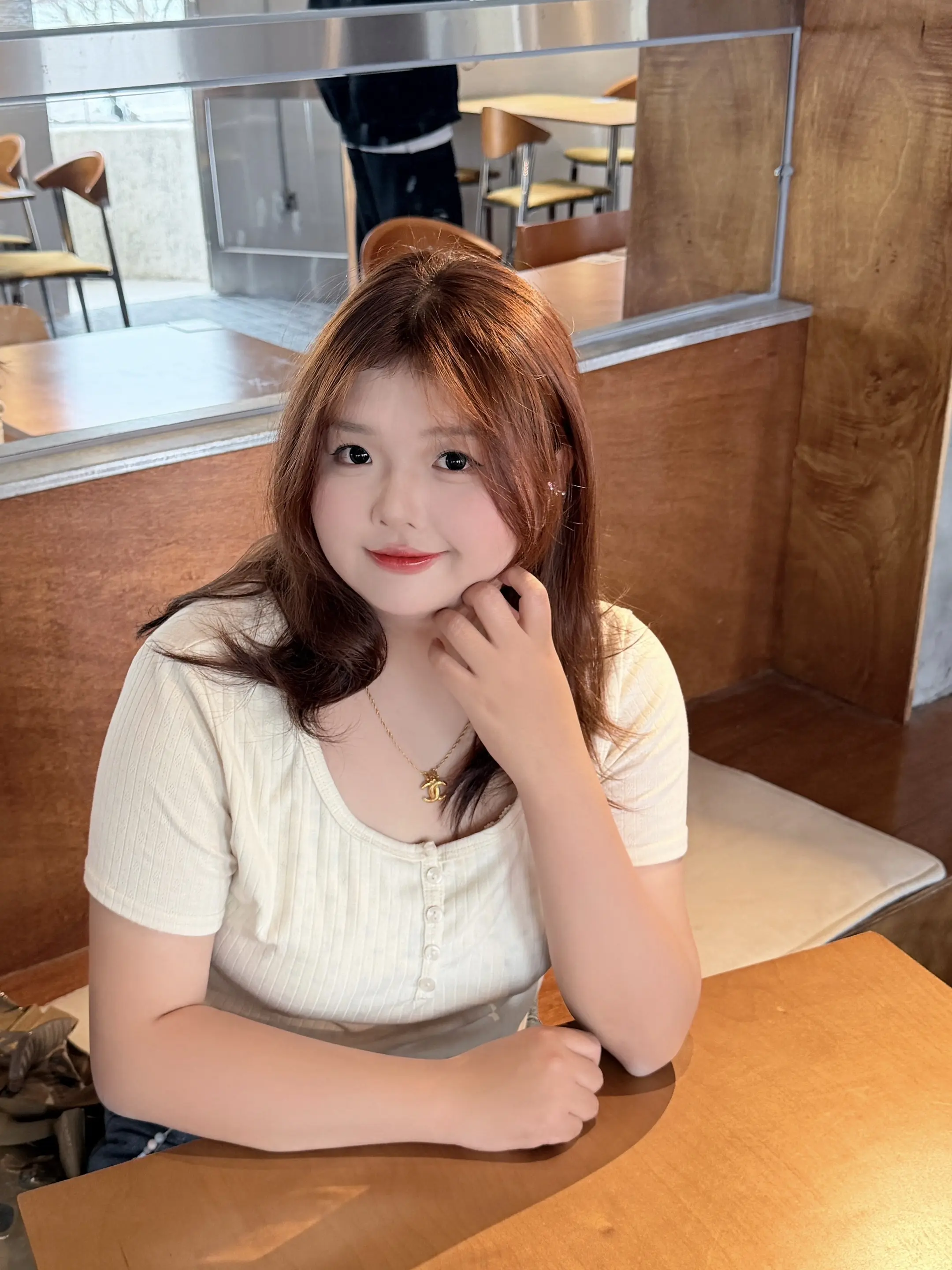 从漂亮国到他的城市 我又要飞八个小时 在我手机没有网络的八个小时里 他...