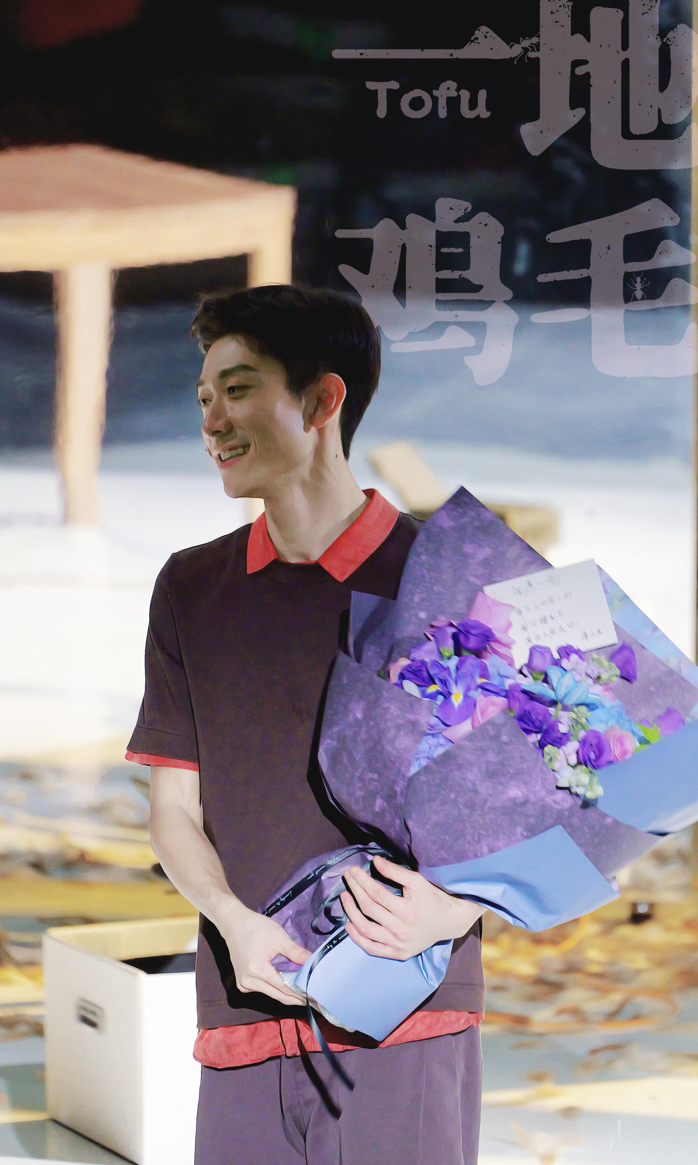 张一山[超话]张一山一地鸡毛独角戏 [心]一山一角一地鸡毛 三场演出，完美收官！