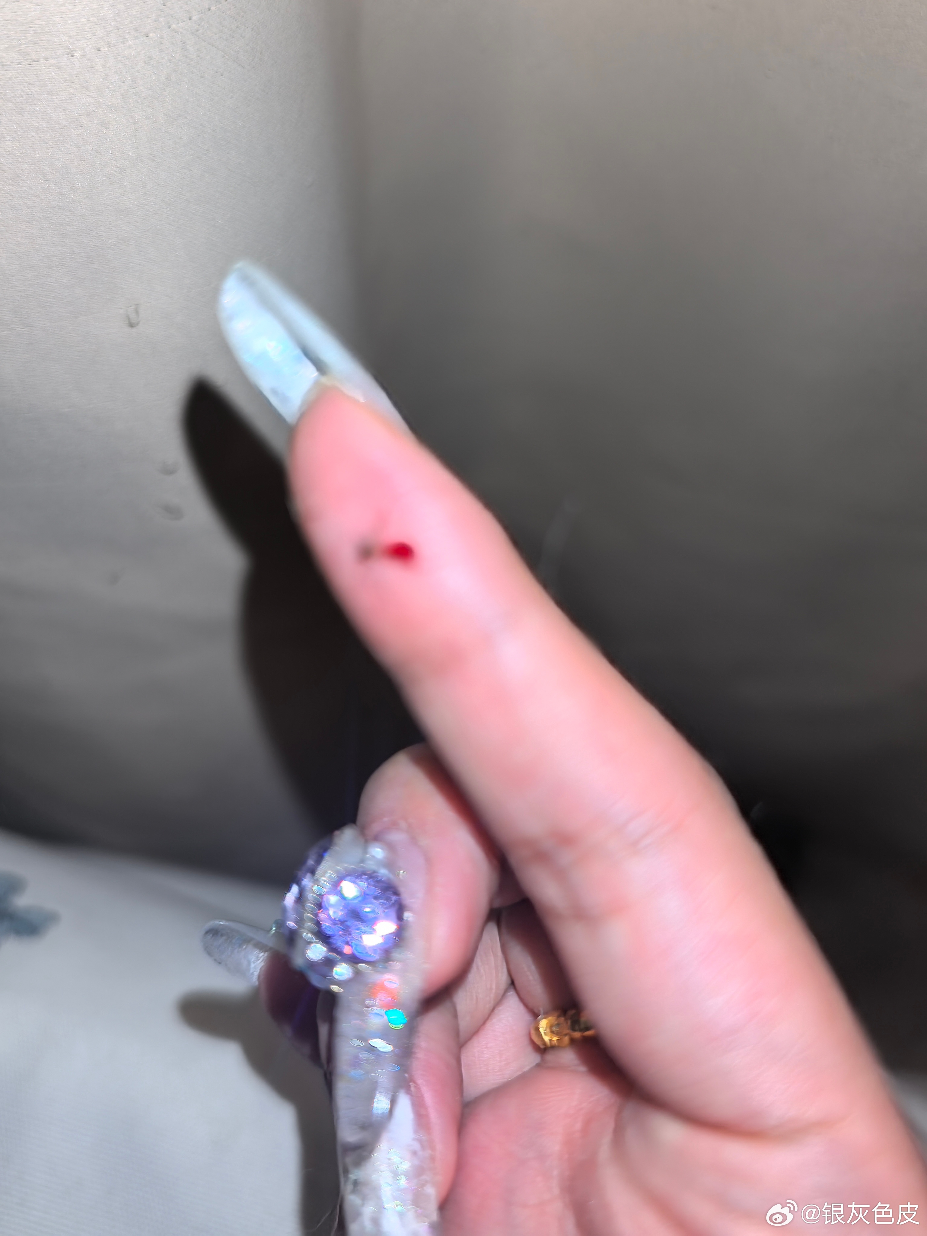 夏天了 帮助小小生命往生的工作又多了起来吖 真是善良 猴门 