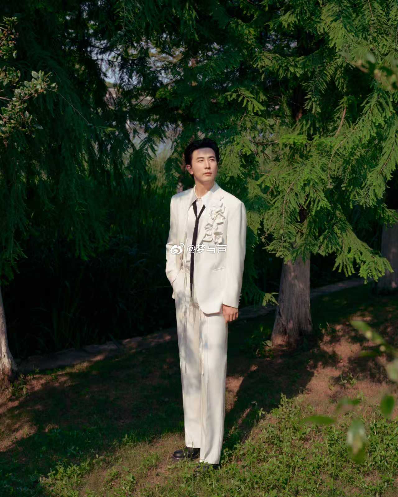 李川白玉兰红毯主持李川白玉兰现场投简历 白玉兰红毯上李川一出现，弹幕都在夸“好好