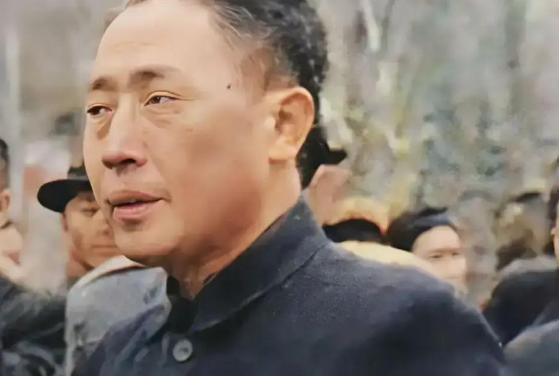 这是1940年代一个真实女人的一生。而她最后，居然活得比所有男人都清醒。

一个