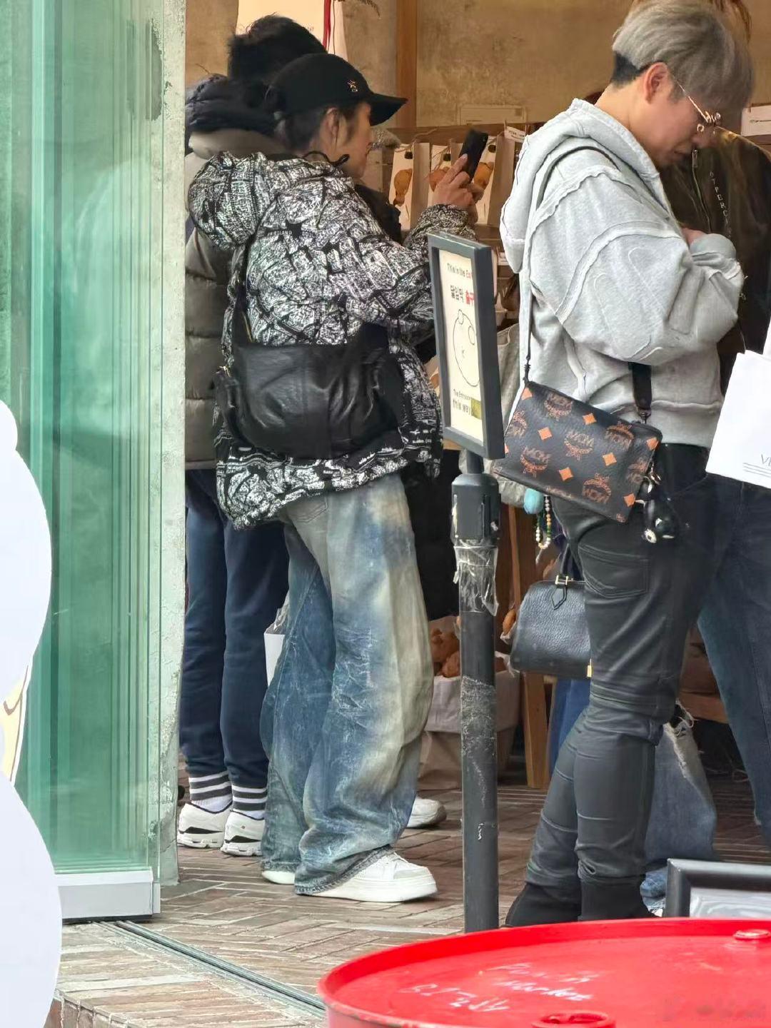 首尔圣水洞偶遇杨千嬅 首尔圣水洞偶遇杨千嬅，妈咪去韩国度假了，玩的开心圣水洞偶遇