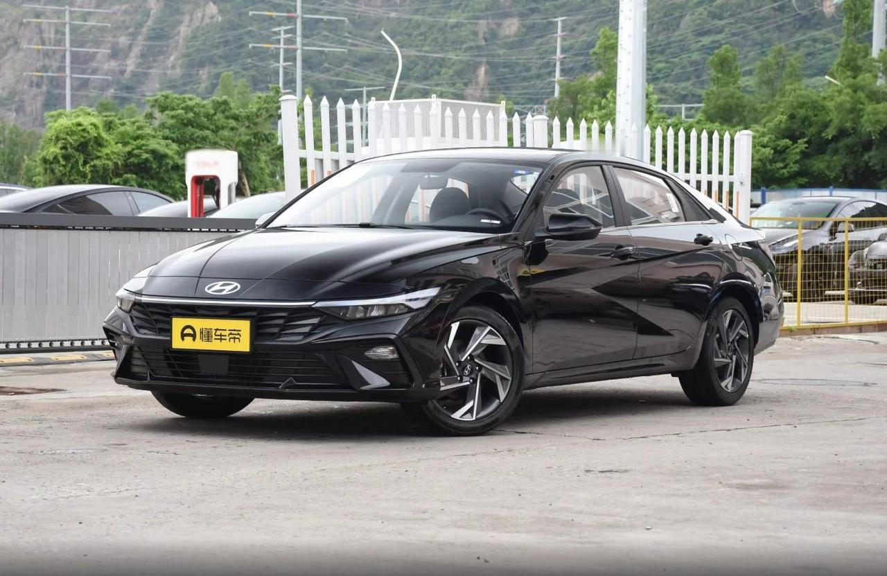 作为曾经北京街头的“出租车常客”，伊兰特在国人心中早就是“皮实耐造”的代名词。如