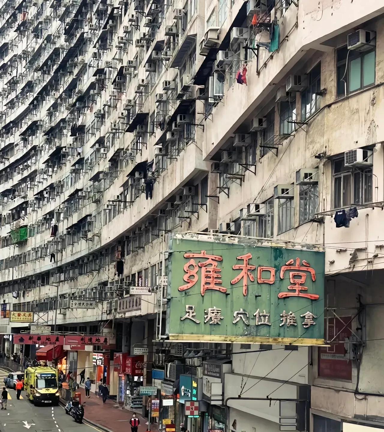 香港去过了，不推荐任何人去，可千万别去，问个路，被骂，换个钱被骂，就很莫名其妙。