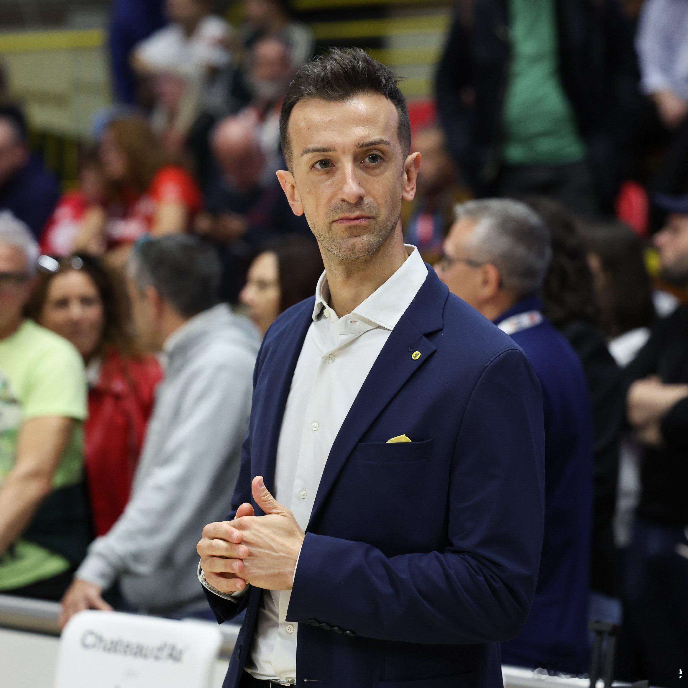 欧冠首战后的 🇮🇹 丹尼尔·桑塔雷利“这是我们在帕拉韦德球场打过的最精彩的比