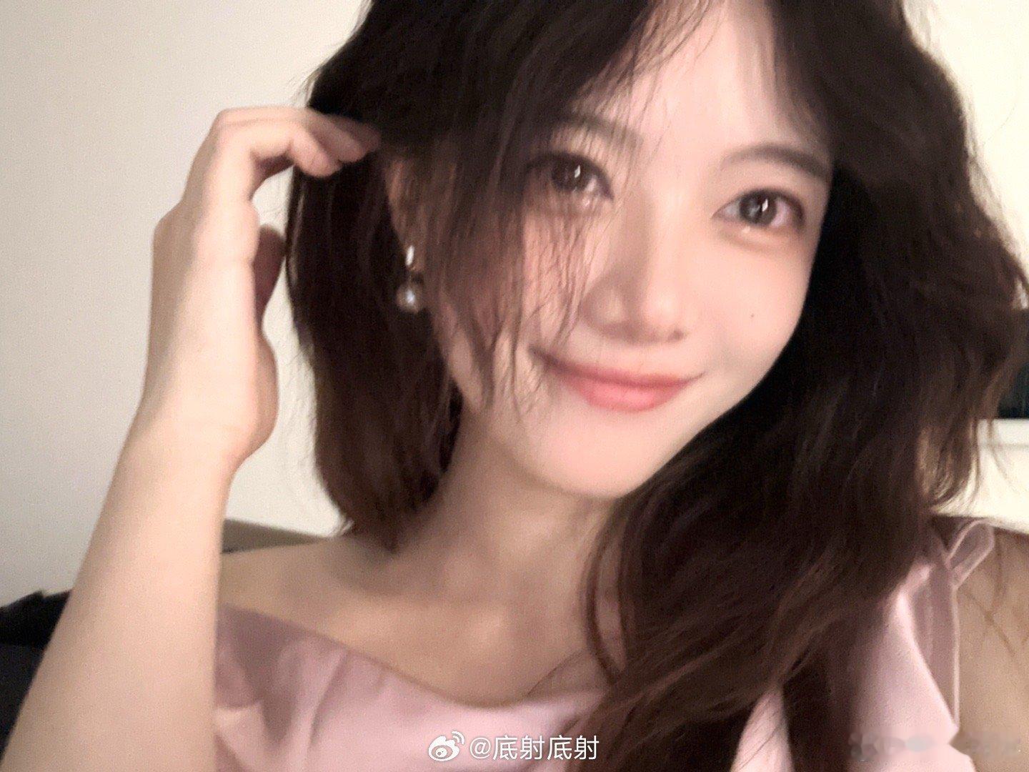 骆歆[舔屏][抱一抱][抱一抱][抱一抱][抱一抱][心][心][抱一抱][爱你