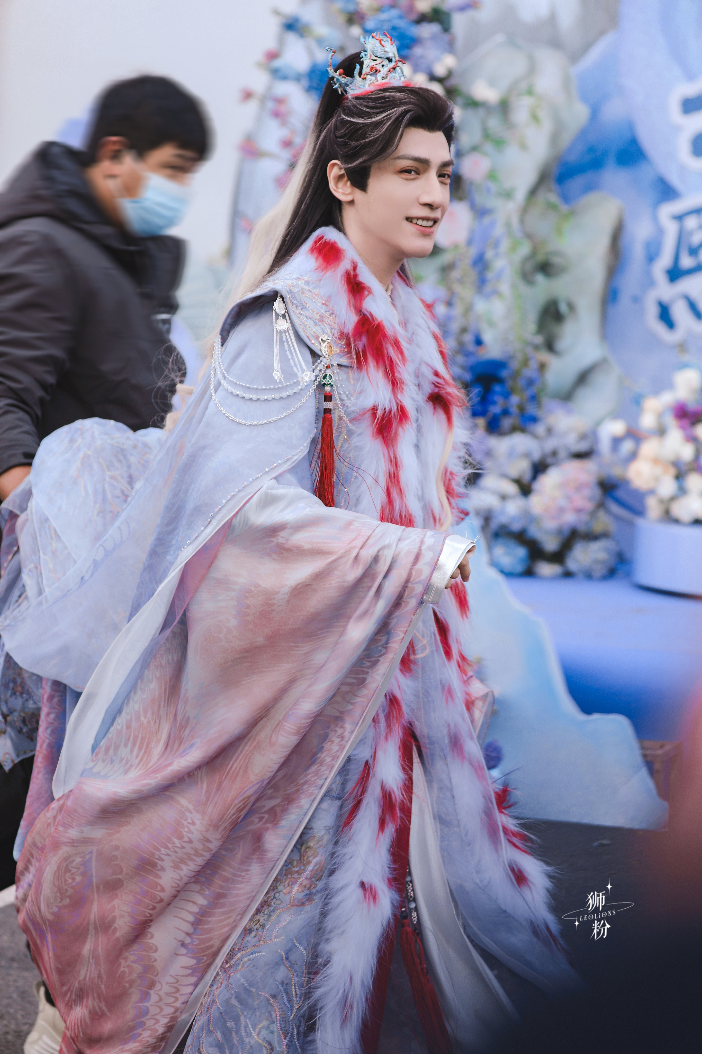 我是可爱的搬运工（图源见印）罗云熙《水龙吟》开机饭拍2023.12.02一年过去