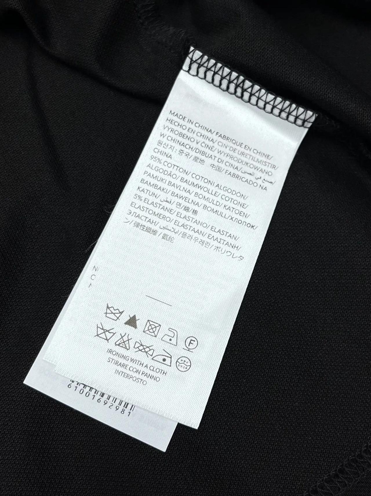 【韩版衣服标着Made in China，为啥国内死活搜不到？】

从首尔买回一