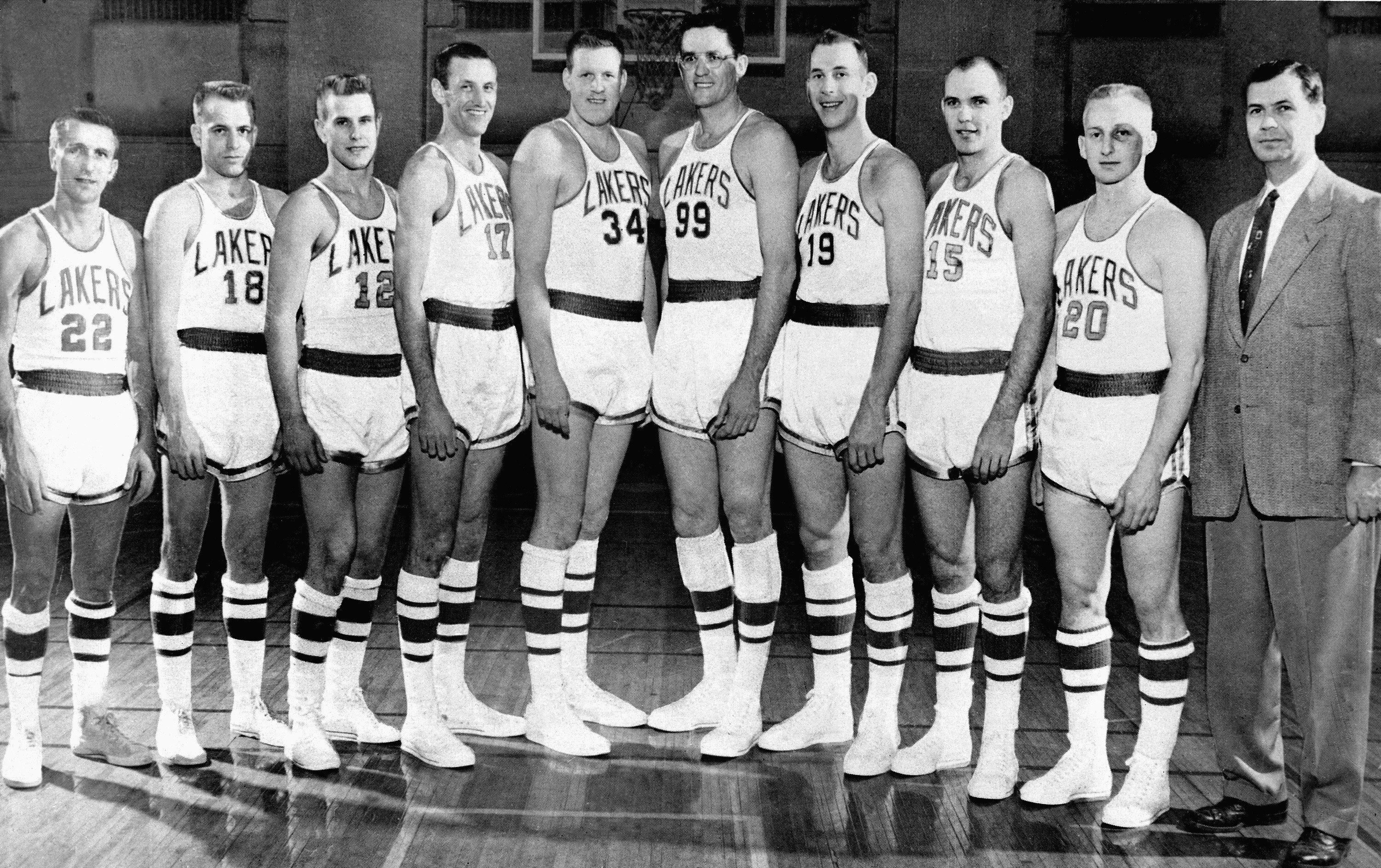 NBA 第一个王朝：湖人在明尼阿波利斯时代以联盟第一个真正的超级巨星麦肯为建队核