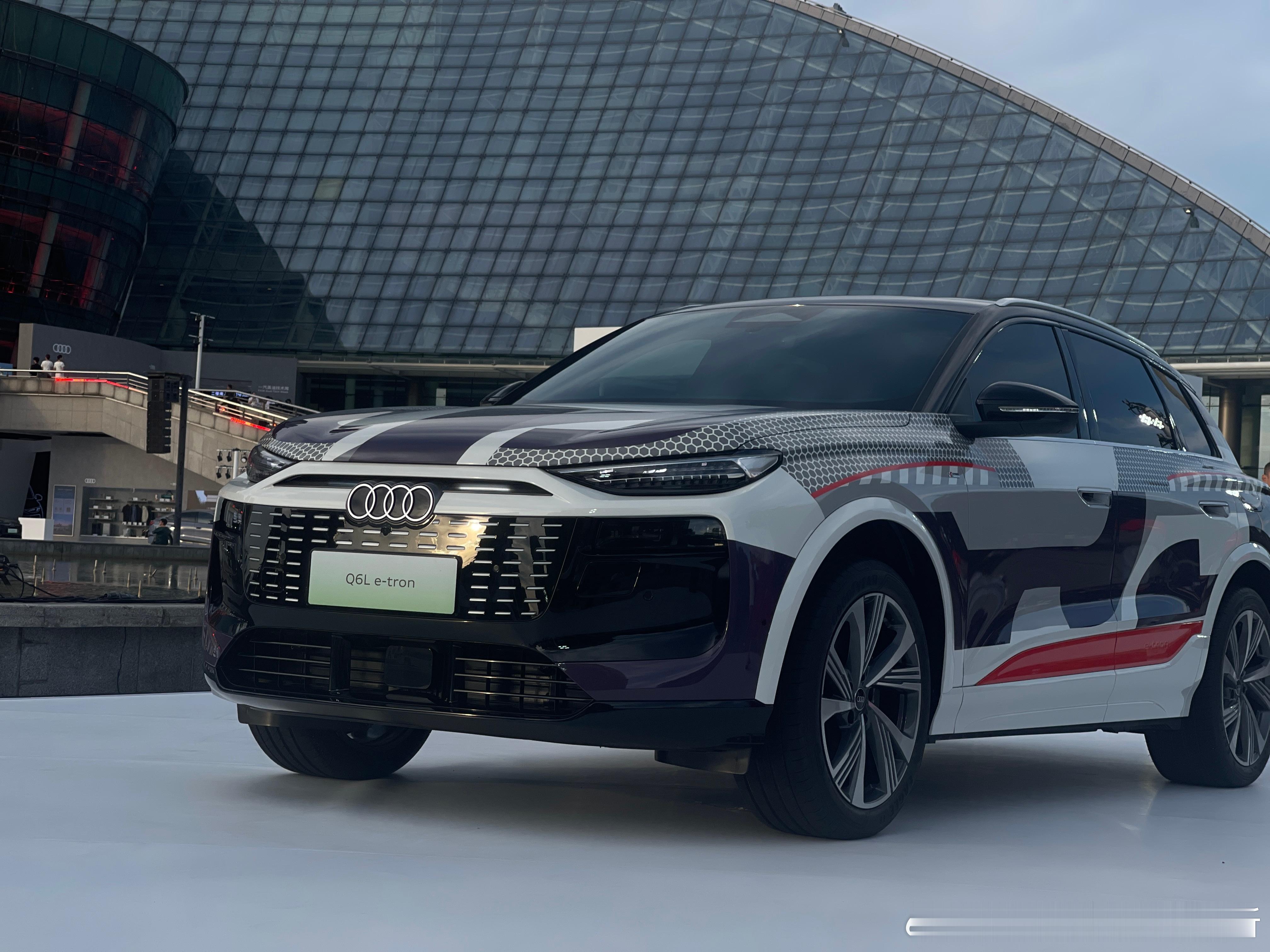 一汽奥迪Q6L e-tron、Q6L sportback e-tron正式上市，