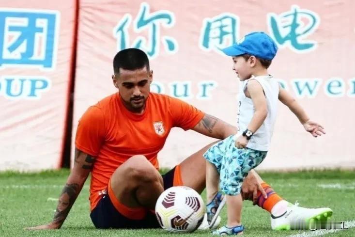 诸事不顺！山东泰山新赛季开局就少三员大将。
  被寄予厚望的新外援泽卡训练中韧带