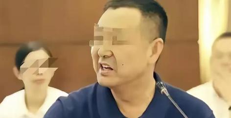 真开了眼了。
国内欠着20家银行将近20亿，被列入失信名单整整五年。结果人呢？跟