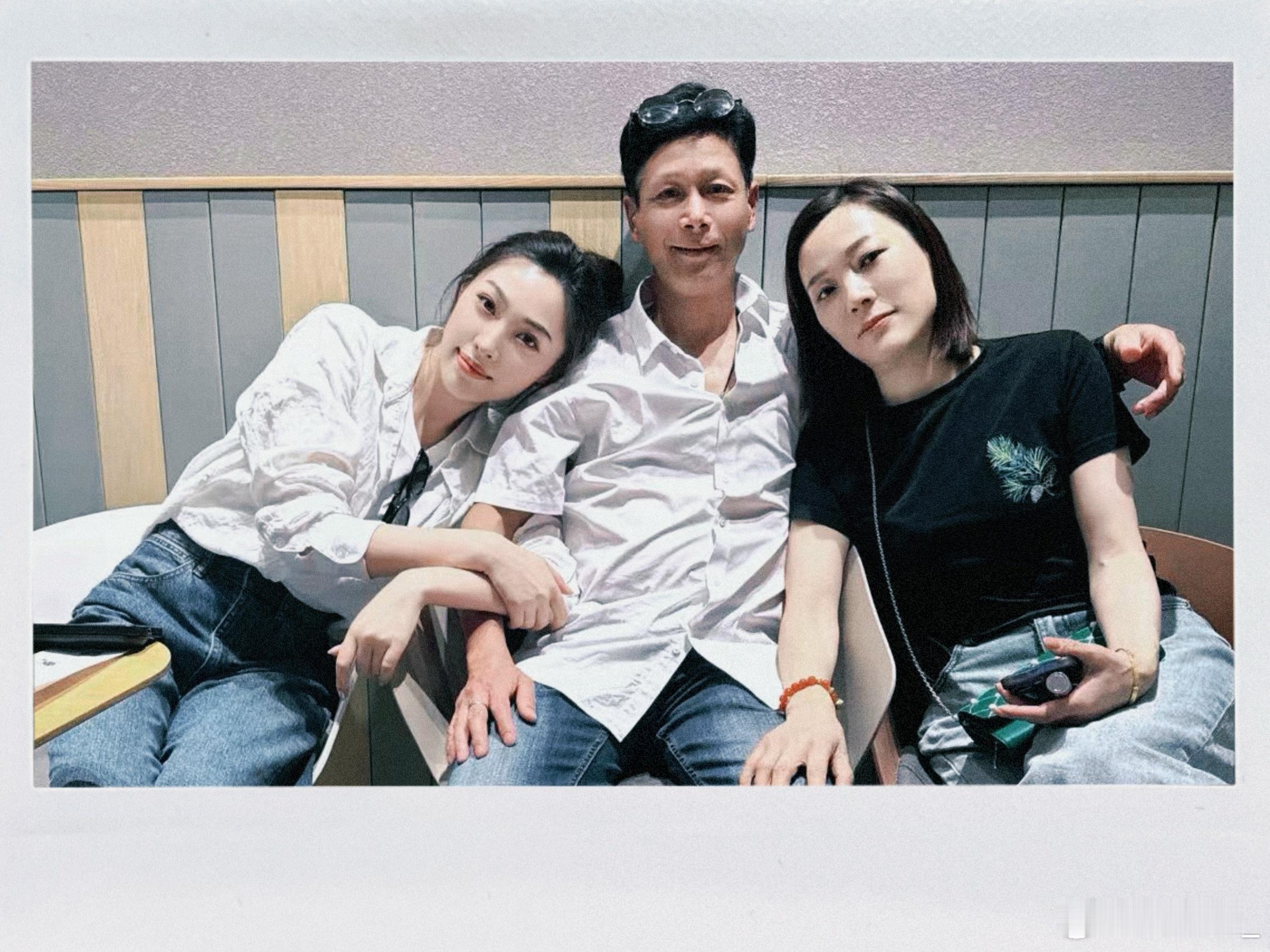 “立秋了、爸、、最近假装坚强的日子有点辛苦、但我知道你不想看到我这样、偶尔忙起来