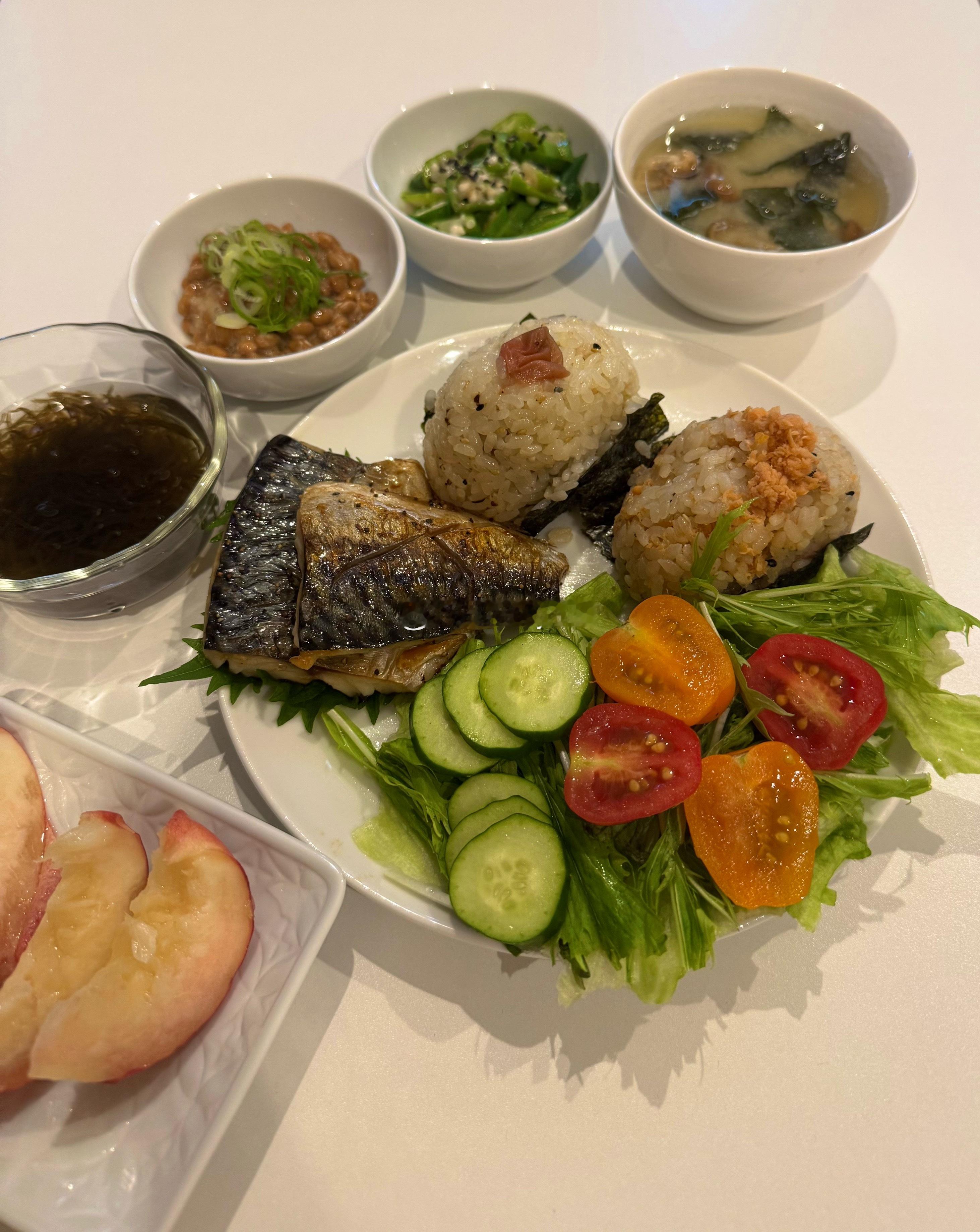 早睡早起吃好喝好强身健体虽然每餐没有整得很精美但我就是想每天都吃不一样的每餐连水