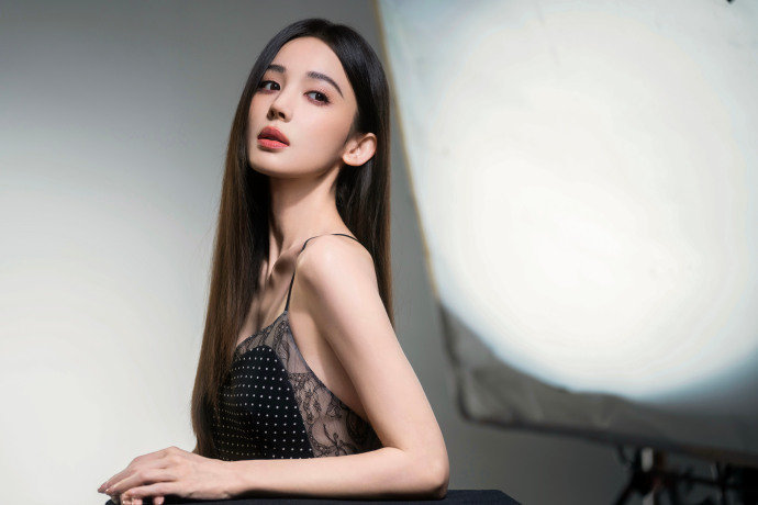 娜扎秀色可餐大美女娜扎ccd生图直出  娜扎ccd生图直出，完全秀色可餐大美女！