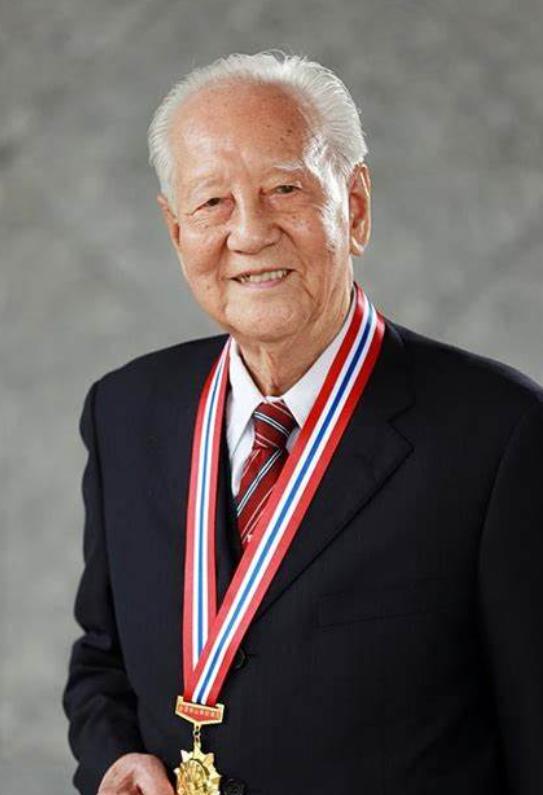 核潜艇之父——黄旭华的几个冷知识：
1. 黄旭华的手机号码中有四位数是5209，