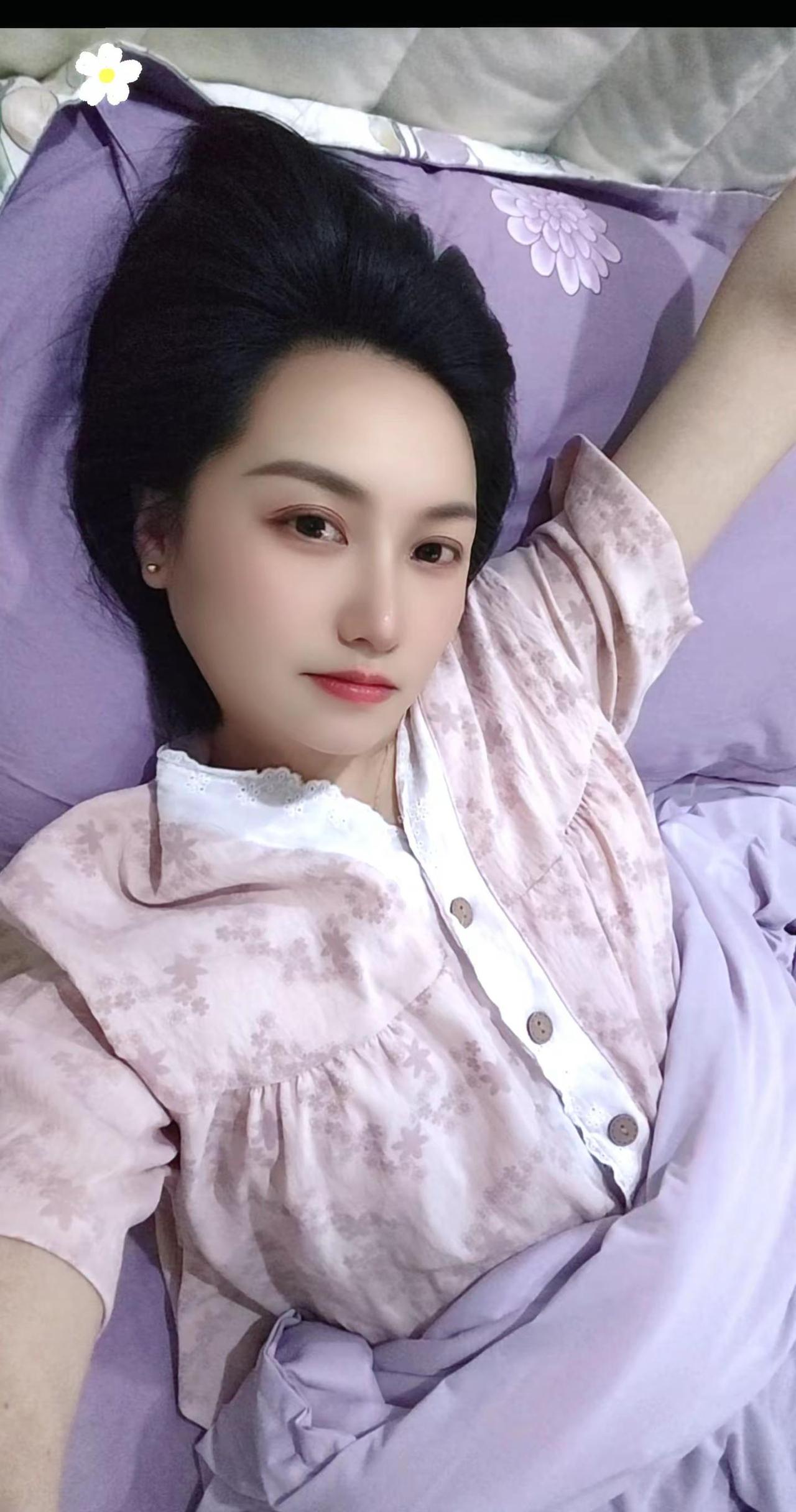 好想再年轻一次，带着现在的脑子，带着现在的阅历，带着现在的通透、避开曾经的弯路，