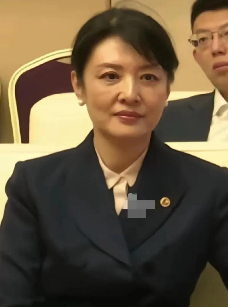 和周涛同龄的都过来比一比，看看人家这个年龄的素颜照，没有滤镜，没有美颜，没有皱纹