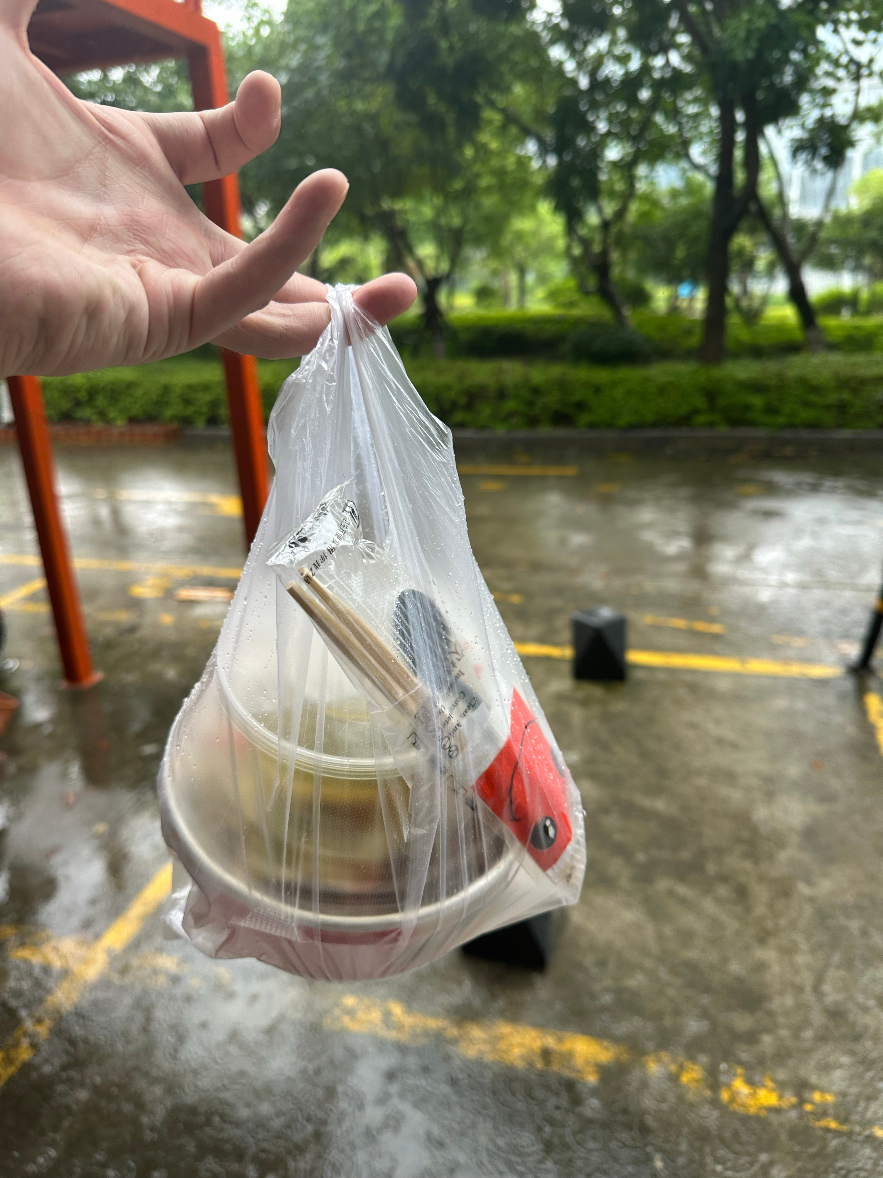 买个饭给我困半路了[微笑] ​​​